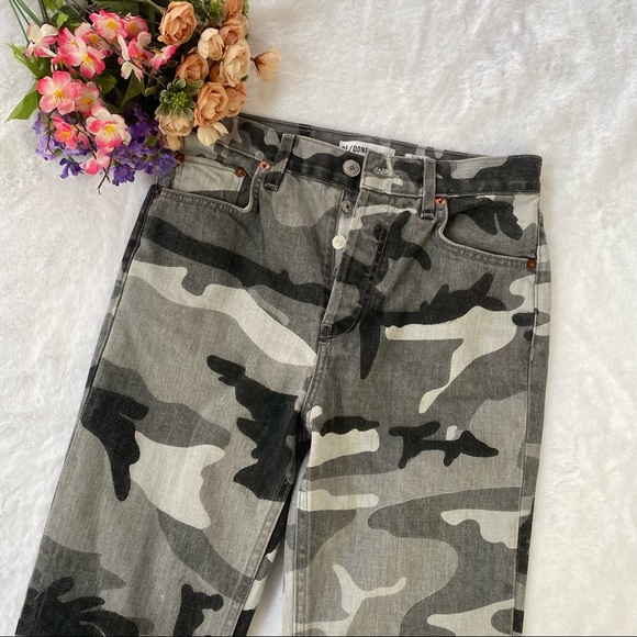 Re/Done Denim - Re/Done High-Rise Raw Hem Buttonfly Camouflage Ankle Crop Jeans 26